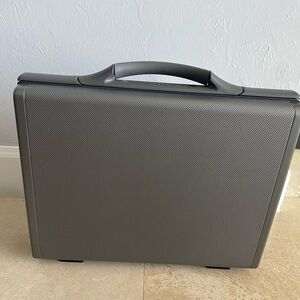 Vtg Samsonite Platinum Focus III combo lock briefcase in great condition